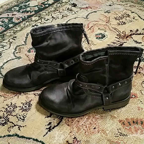 NWT Roxy Boots