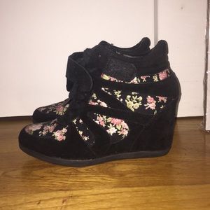 Sneaker Wedges
