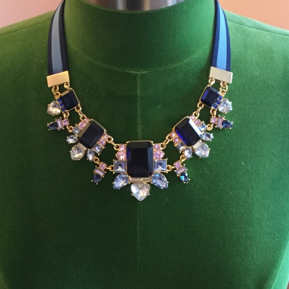 C.Wonder Statement Necklace - never worn