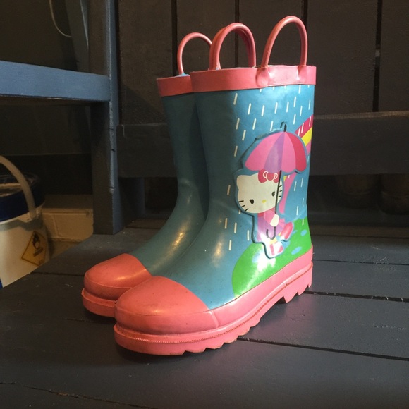 Hello kitty rain boots!