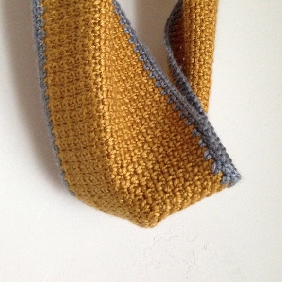 GIFTED - Handmade - Mustard yellow infinity scarf - Picture 4 of 4