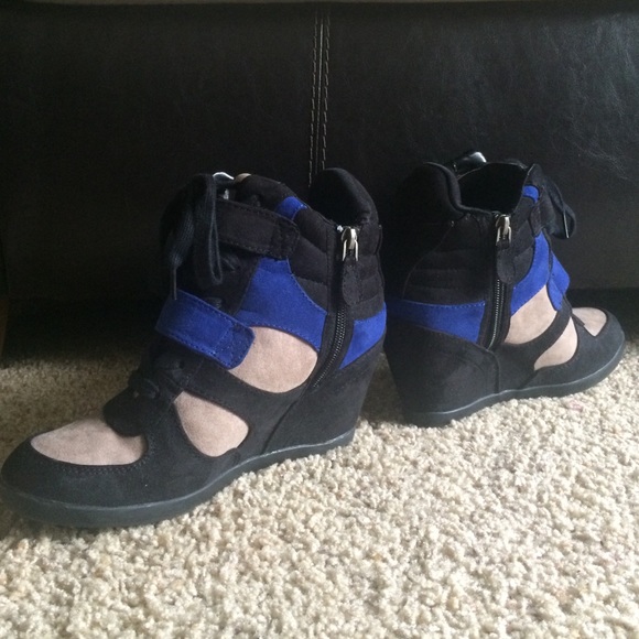 Wedge shoes - Picture 2 of 4