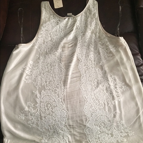 Cute Forever 21 top! - Picture 2 of 3