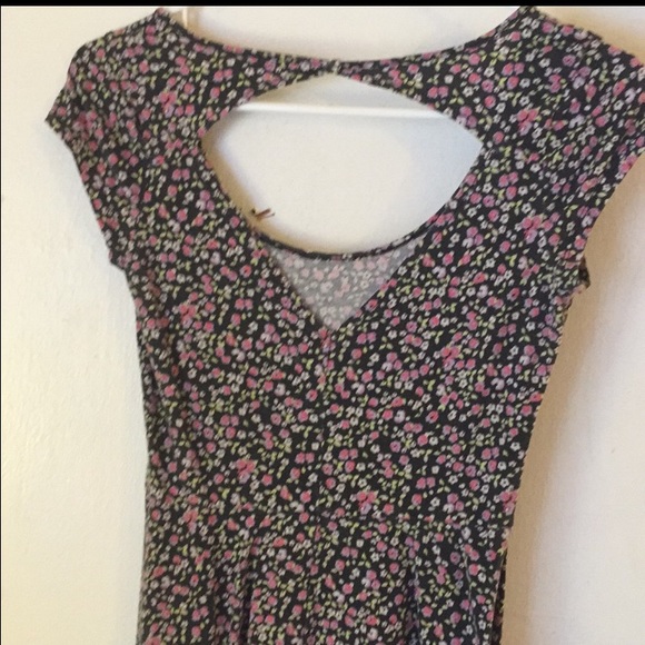 American Eagle Outfitters floral dress. Size:xxs/s - Picture 3 of 4