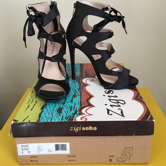 Black heels - Picture 3 of 4