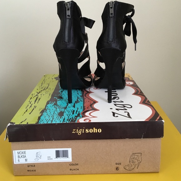 Black heels - Picture 4 of 4