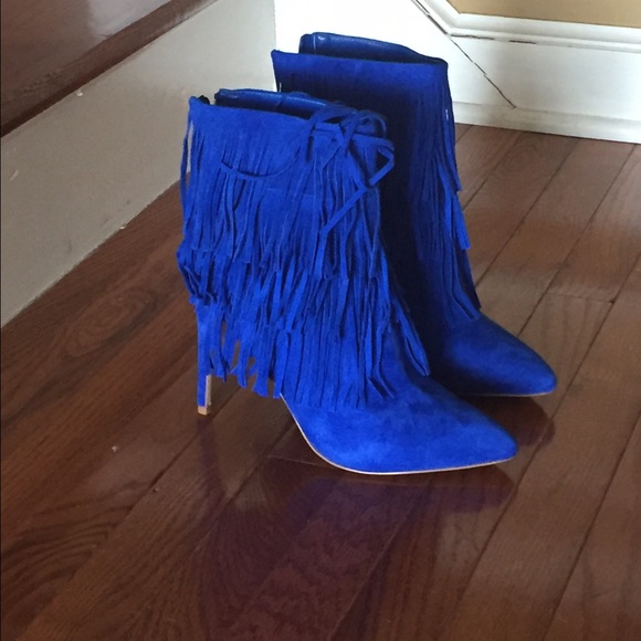 Steve Madden fringe boots