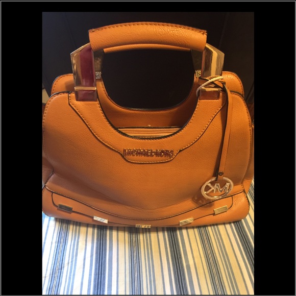 Hand bag