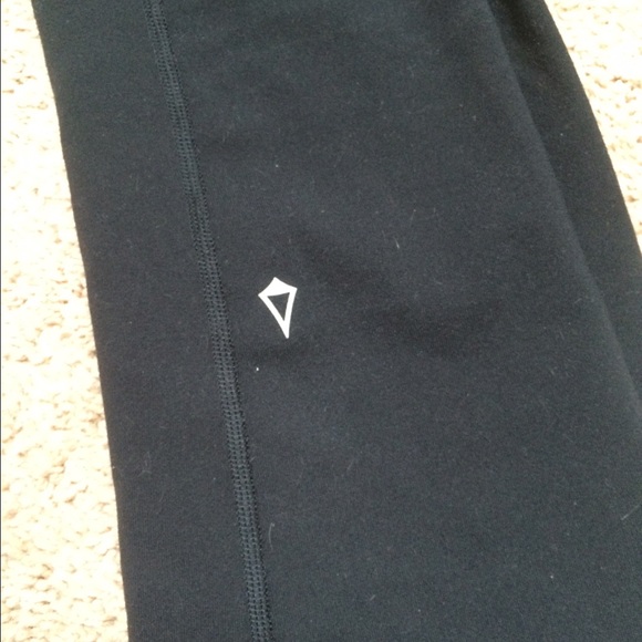 Long, Flared Ivivva leggings - Picture 4 of 4