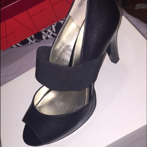 Anne Klein peep toe heels