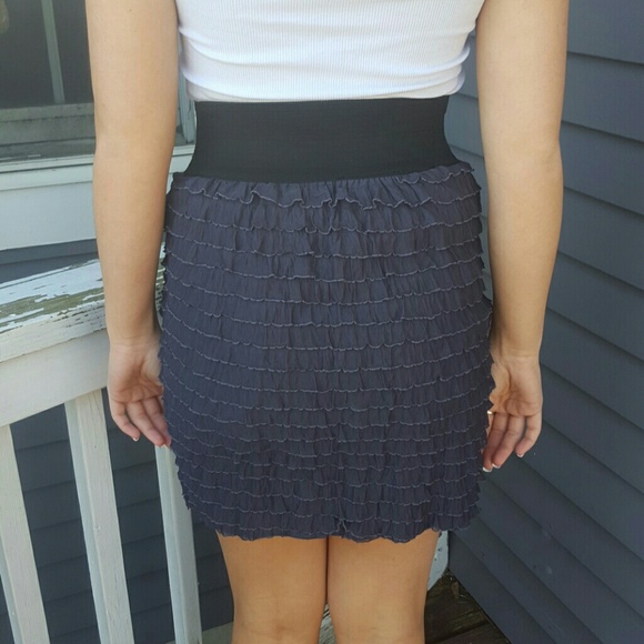 Ruffled skirt - Picture 3 of 3
