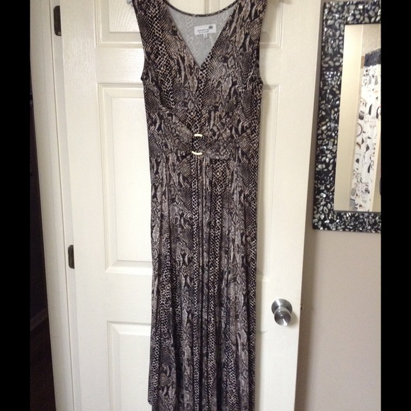 Snake Print Sleeveless Maxi Dress With Gold Buckle