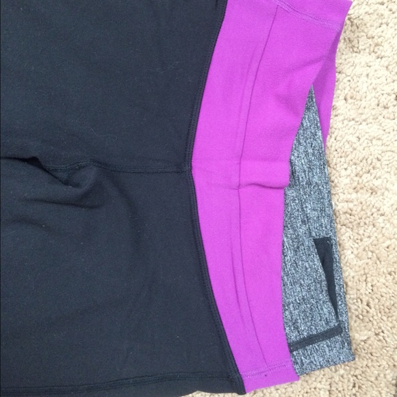 Lulu Lemon Leggings - Picture 2 of 4