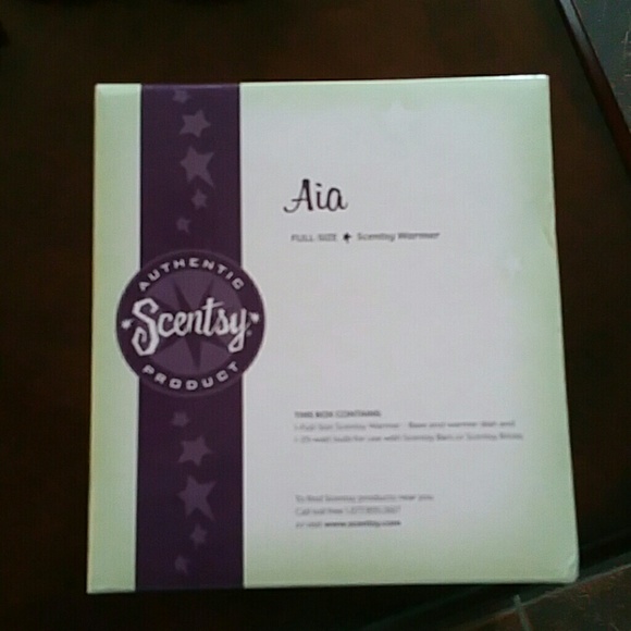 Scentsy Warmer Aia