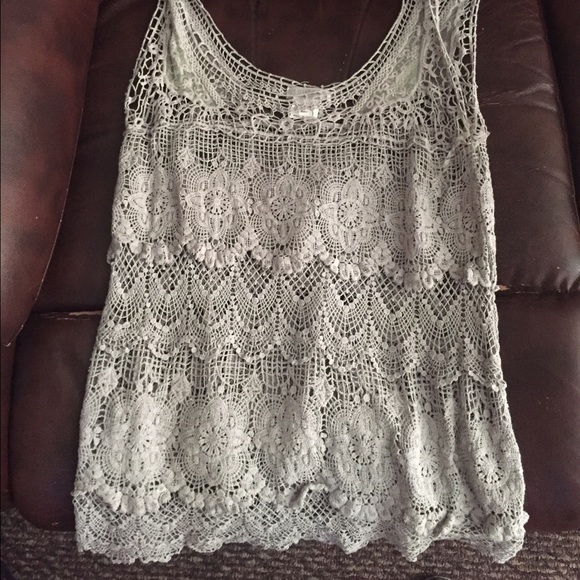 Barely-worn gray tank!