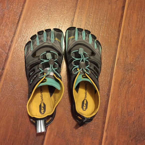 Women's Vibram  Five Fingers size 39