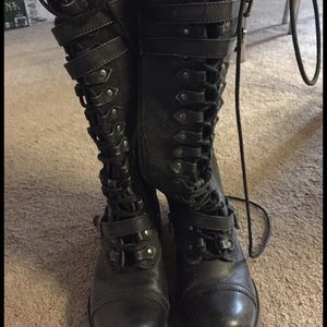 Combat boots 6 Zigi Girl, like new!