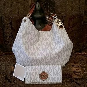 STUNNING Michael Kors Fulton Vanilla Bag & Wallet