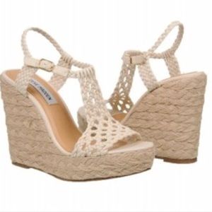 *on hold* Steve Madden Manngo Wedges