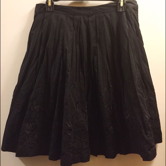 Black skirt with Floral Pattern.