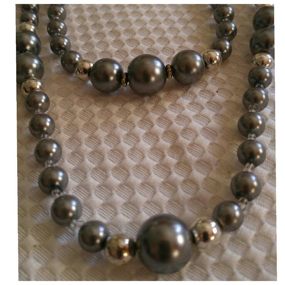 Gray Pearl Necklace 16 1/2" long - Picture 2 of 3