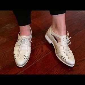 White/Cream Cut-Out Oxfords