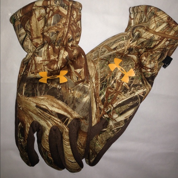 camo under armour gloves