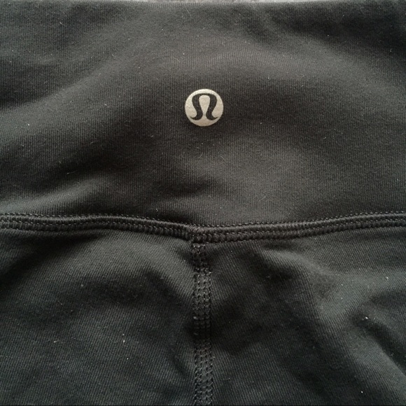 SOLD! Lululemon Wunder Under Tech Mesh - Picture 2 of 4