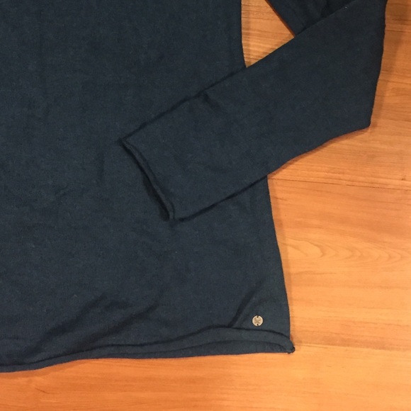 Sweater - Picture 3 of 3