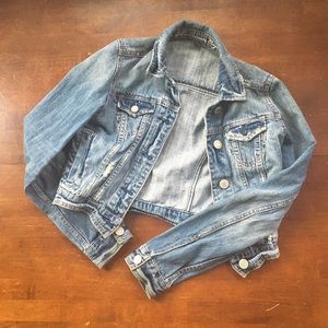 💖 Cropped Denim Jacket from American Eagle 💖