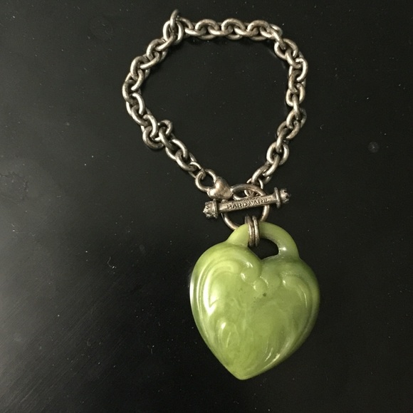 Bracelet with jade heart pendent