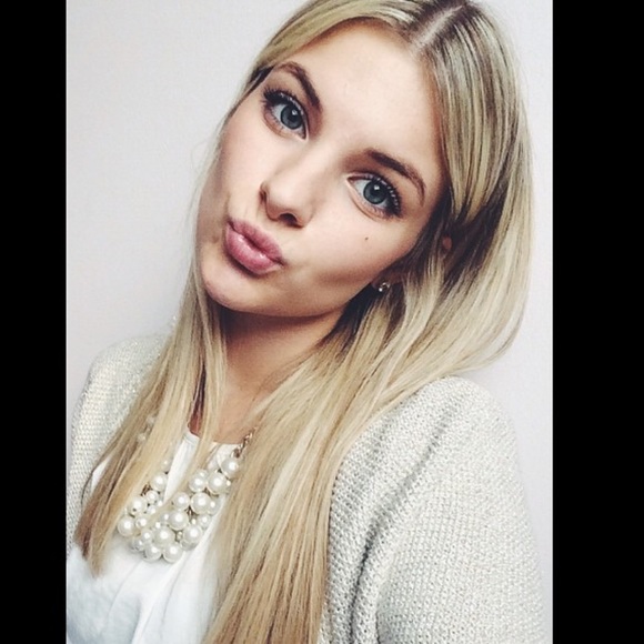 Beautiful handmade pearl necklace with ribbon - Picture 3 of 3