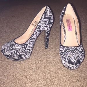 BETSEY JOHNSON!! Black and white patterned heels