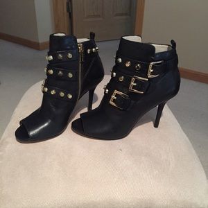 ⚡️SOLD⚡️ MK Bryn open toe booties