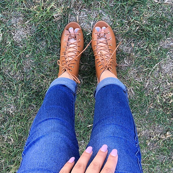 Cognac lace up heels - Picture 2 of 3