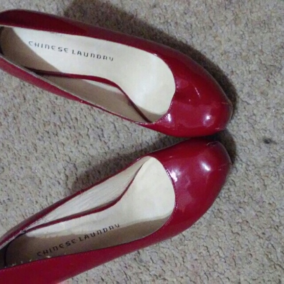 Patent red heels *LIKE NEW* - Picture 2 of 3