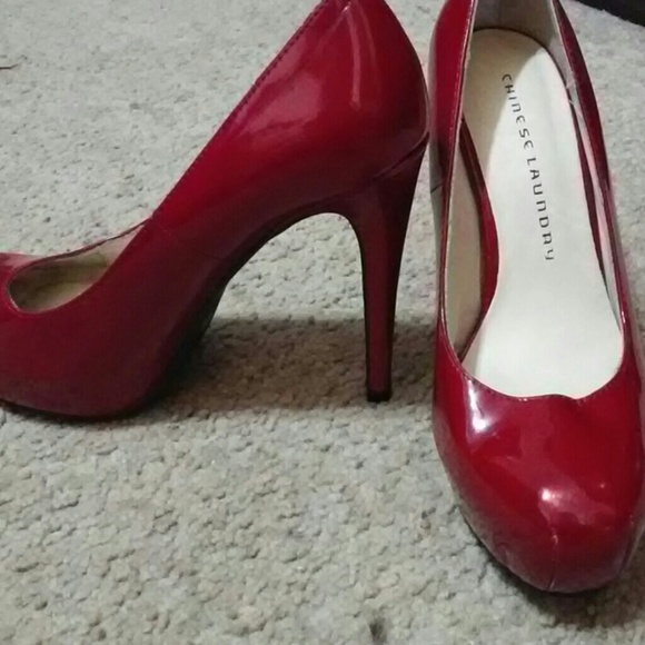 Patent red heels *LIKE NEW* - Picture 3 of 3