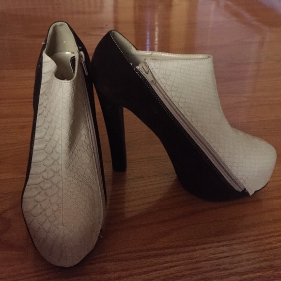 Shoes - Picture 2 of 3