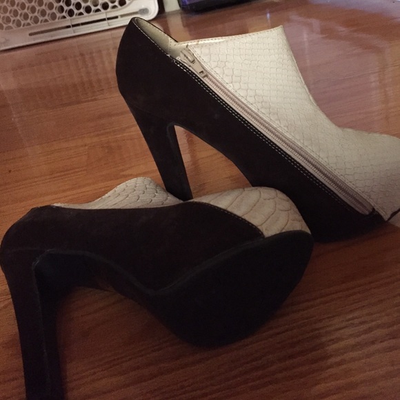 Shoes - Picture 3 of 3