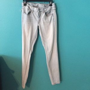 Light wash skinny jeans.