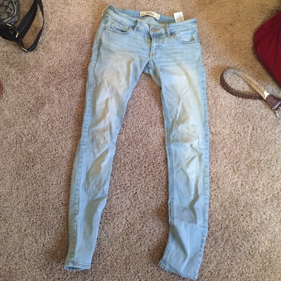Light wash Hollister jeans