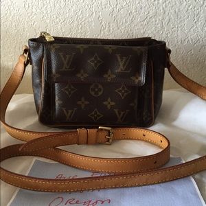 Viva Cite Pm size sling bag