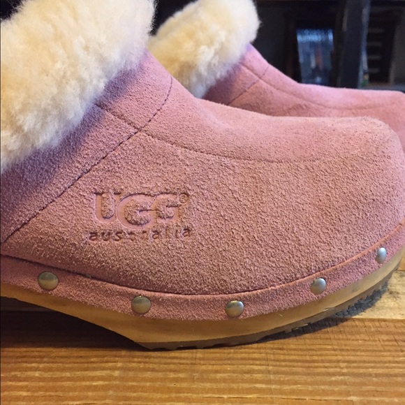 UGG "Kalie" light pink suede clogs!!
