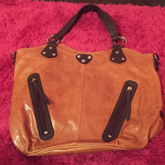 Ellington Leather Purse