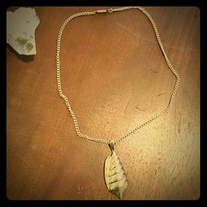 Vintage conch necklace