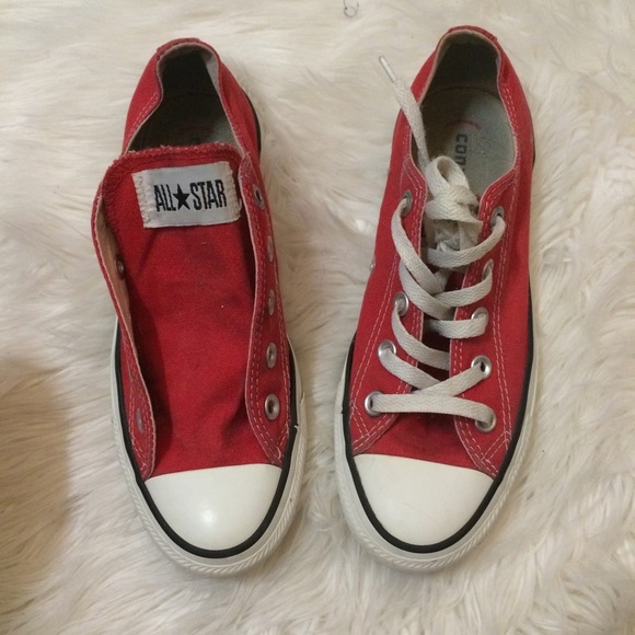 Red converse - Picture 2 of 4