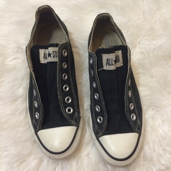 Black converse - Picture 2 of 4
