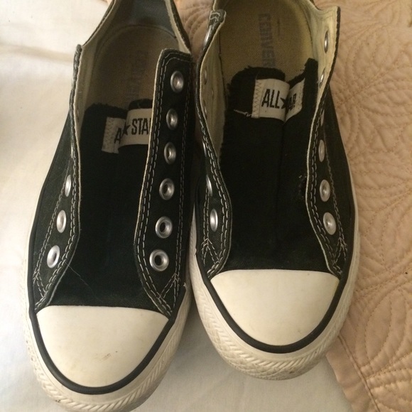 Black converse - Picture 3 of 4