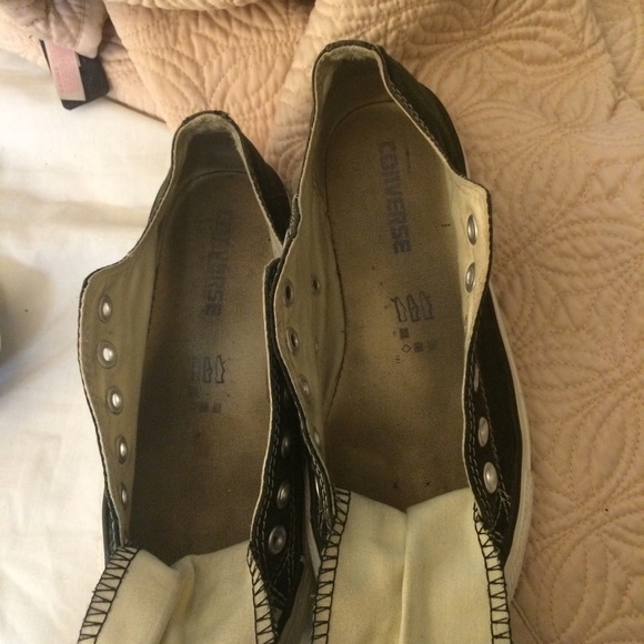 Black converse - Picture 4 of 4