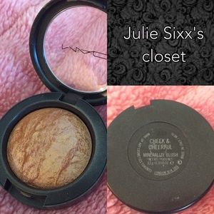 MAC Cheek & Cheerful mineralized blush
